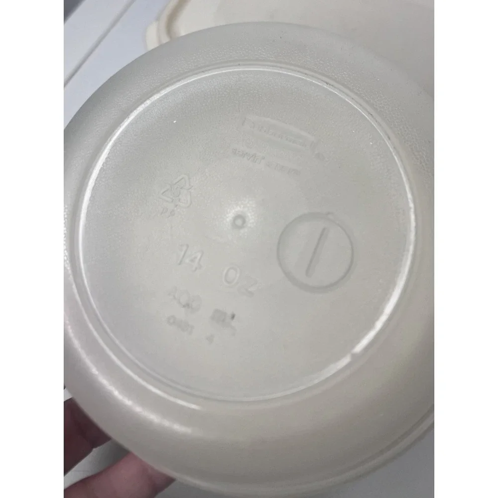 Rubbermaid this vintage